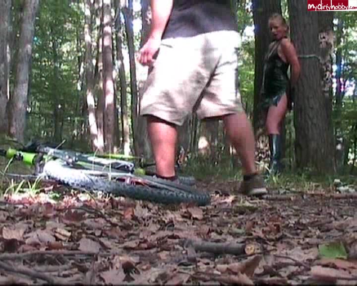 beatrice23 – Verlassen im Wald