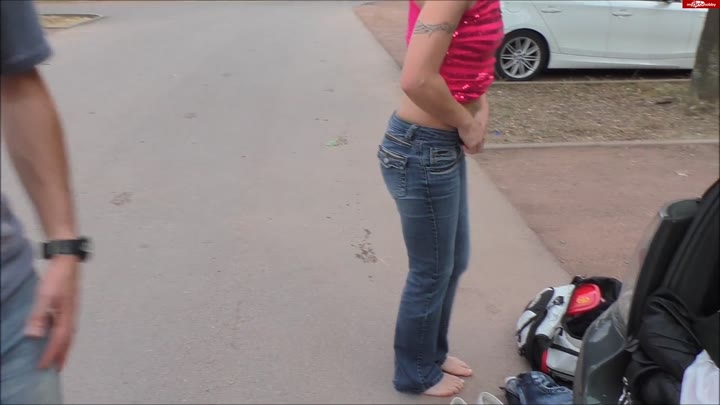 Betty-Baxter – Puplic Sandaloeses anblasen