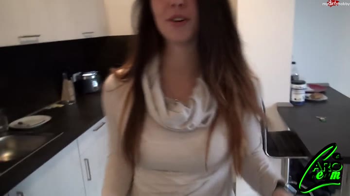 CaroCream – Apartmentnachbar heftig entjungfert