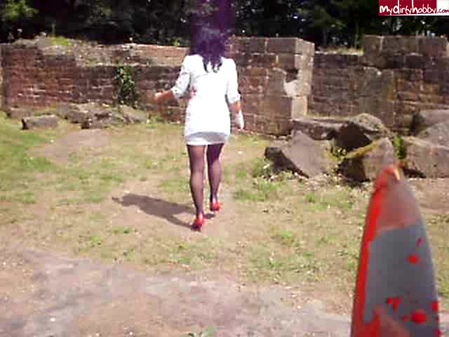 DoctorJekyll – Heisse Krankenschwester auf der Flucht