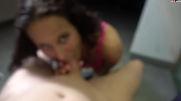 Liliana-Violet – Arschbackenshake etwas haerterer Sex mit Ton