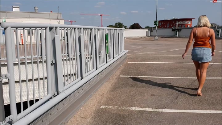 LilliVanilli – Das Parkdeck einer oeffentlichen Mall