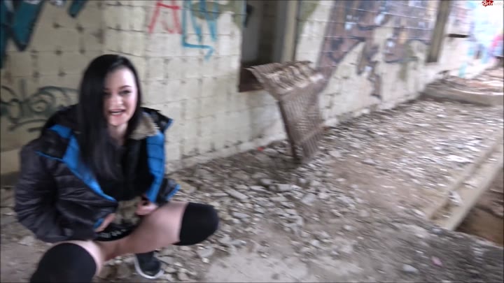 LilliVanilli – Ruine ueberflutet – 3 Girls on Tour – NS