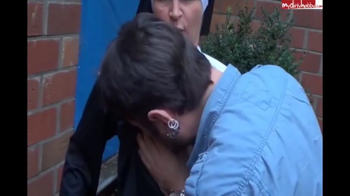 mausi67 – ueberfall im Klostergarten