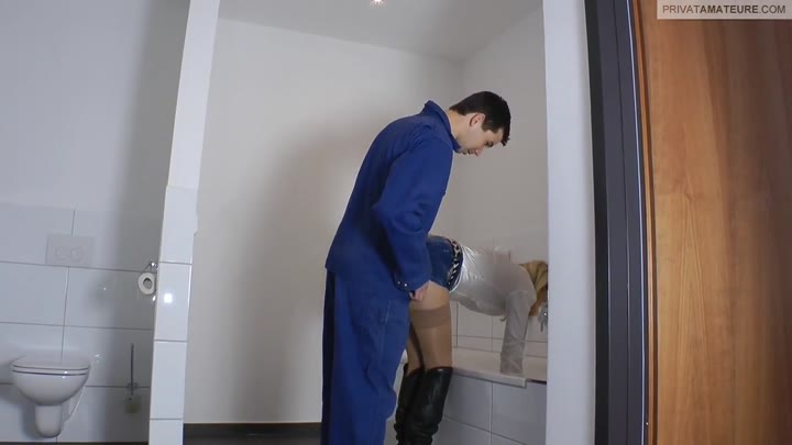 Monisworld – Azubi zum 1  Arschfick verfuehrt