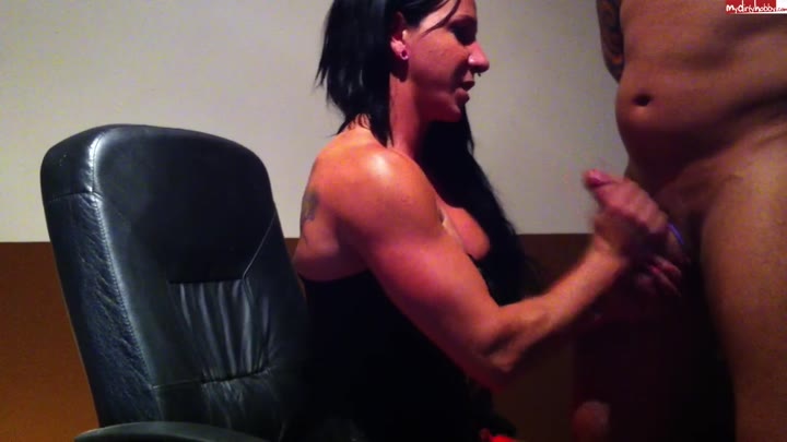 MuskelladyFlexi – Sklaven abgebunden abgewichst