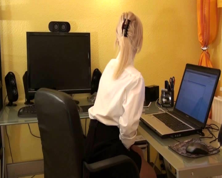 NadjaSummer – Befoerderung erpresst