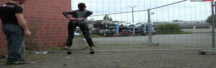 Nasty Soul – Bauzaun-Schlampe gefickt