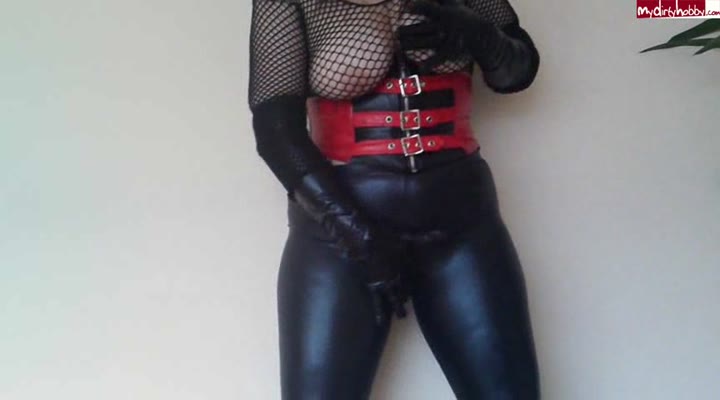 nylonwife – Arsch Praesentation – Leggins und Rote Heels