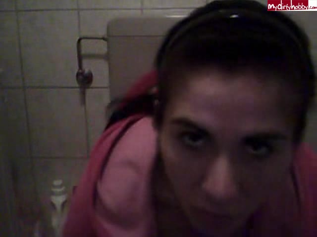 PinaPunish – Ins Klo gepisst