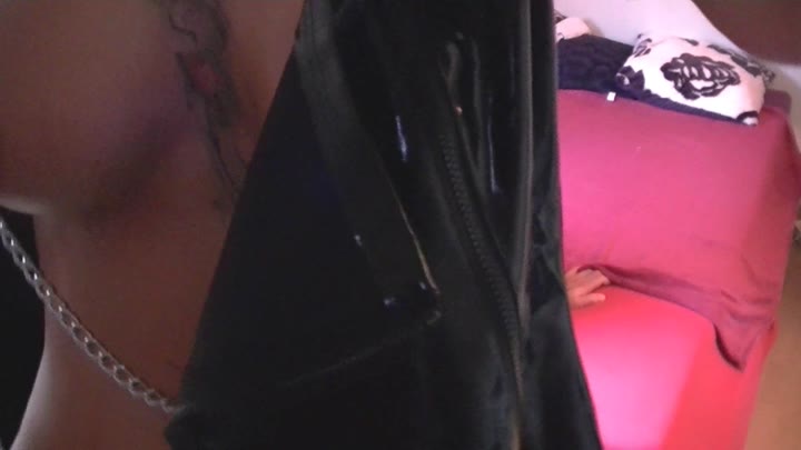 PinkDeluxe – Dominante Sklaven Spritzshow