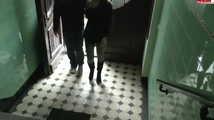 Sabrina-Cartier – Mia bringt Aufriss von der Strasse fuer uns Beide mit