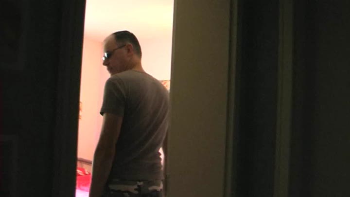 sandy226 – Alter Typ bei mir als Nutte Teil 1 – Deepthroat fuer 50 Euro