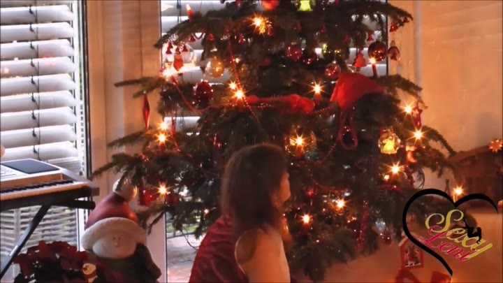 Sexy-Leni – Creampie vom Weihnachtsmann