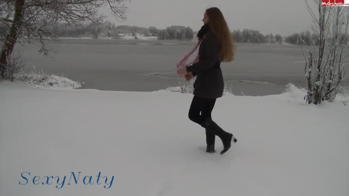 sexynaty – Piss in den Schnee