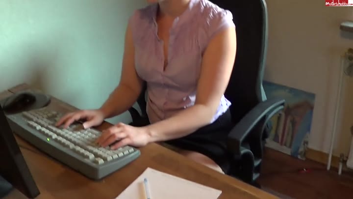 Skylabitch – Bitte, bitte, ich brauche den Job