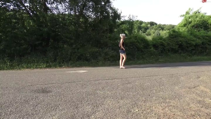 SophiaGold – Ich hab es wirklich getan – Fremdschwanz Blowjob auf dem Parkplatz