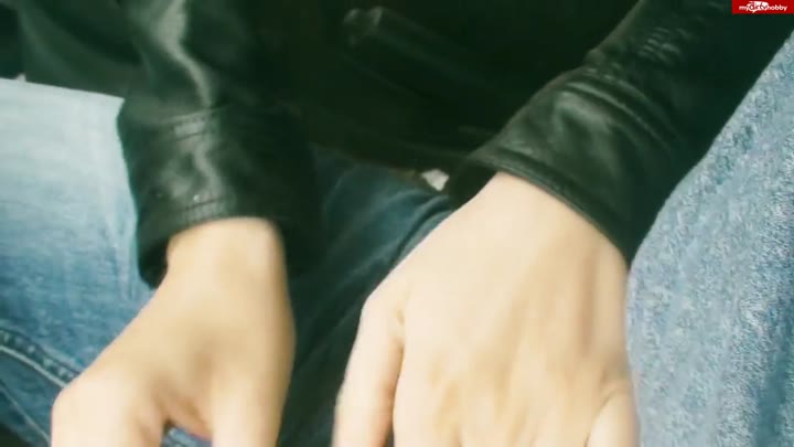 Steffi4U – Hier Vor allen Leuten