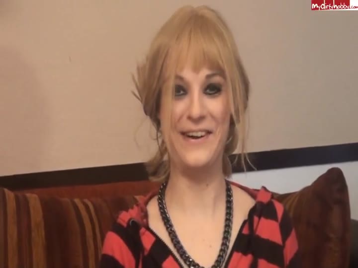 Steffi4U – Partyspiel – Arschfick und Spermaschlacht