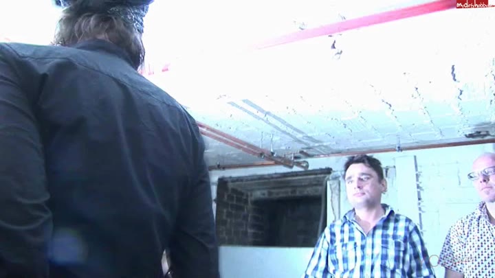 Ashlee-Cox – Bierkeller Gang-Bang Teil 1