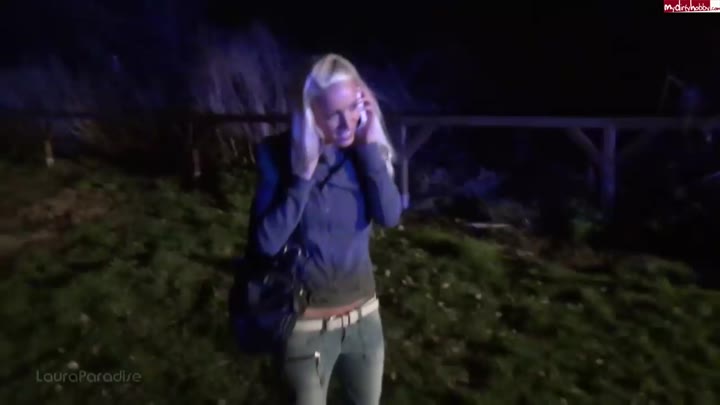 CandyXS – Am Osterfeuert erkannt und brutal abgefickt