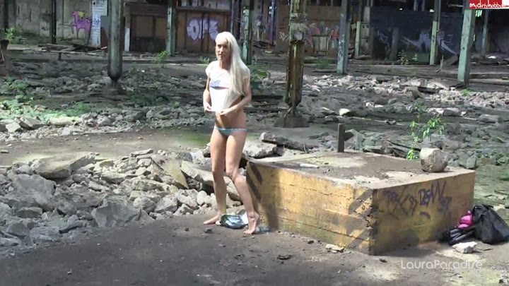 CandyXS – Aufgerissen im Abrisshaus