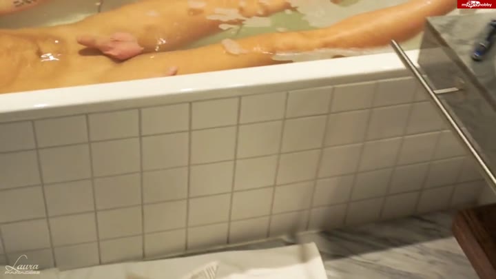 CandyXS – Benutz das Zimmermädchen – Dafuer ist sie da