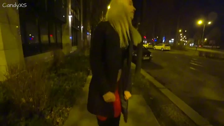 CandyXS – Harter Latex Fremdfick nach Xmas-Markt