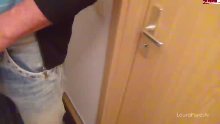 CandyXS – Hobbynutte entsaftet Jungschwanz – AO