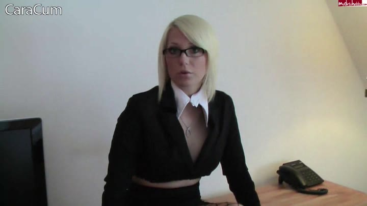 CaraCum – Jungschwanz 18 Jahre entjungfert