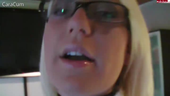 CaraCum – Sekretaerin verfuehrt Aushilfs-Studenten