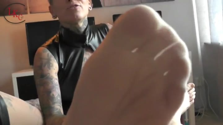 Cat-Coxx – Geiler POV Footjob