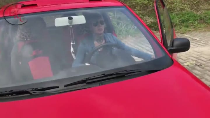 Cat-Coxx – Vom Pannenhelfer in dn Arsch gefickt