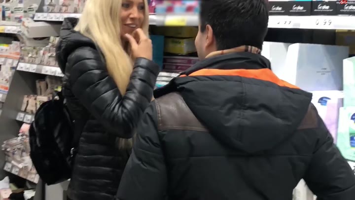 Daynia – Das verfickte User Wiedersehen – XXL Jeans-Arsch-Spritzer