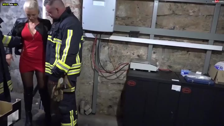 Daynia – Der verfickte Feuerweheinsatz – Hier kommt jeder Schlauch zum spritzen