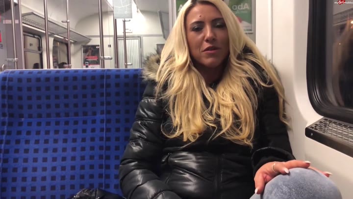 Daynia – Die verhurte S-Bahn-Schlampe – Pauls perverseste Erfahrung Ever