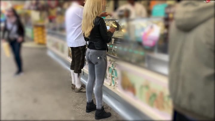 Daynia – Volksfest Schlampe – Jetzt ficke ich mich von Fest zu Fest