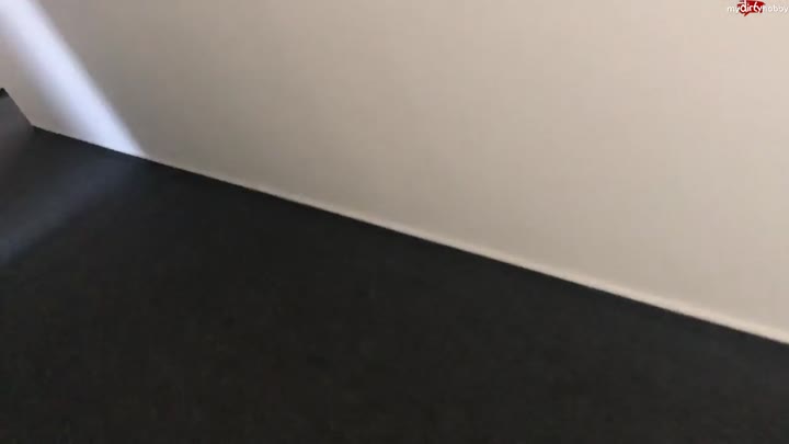 devil-sophie – In der Mittagspause bei ihm im Buero gefickt – ob seine Kollegen was mitbekommen haben