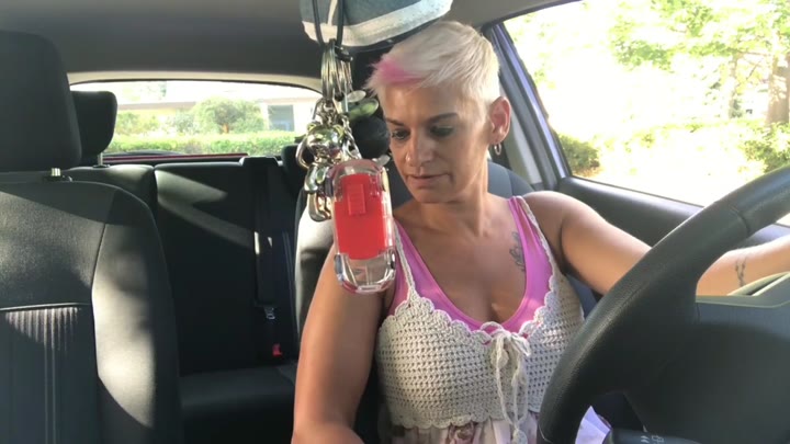 DianaMelano – Dirty – Vibrationsalarm auf dem Parkplatz getestet geiles Stueck