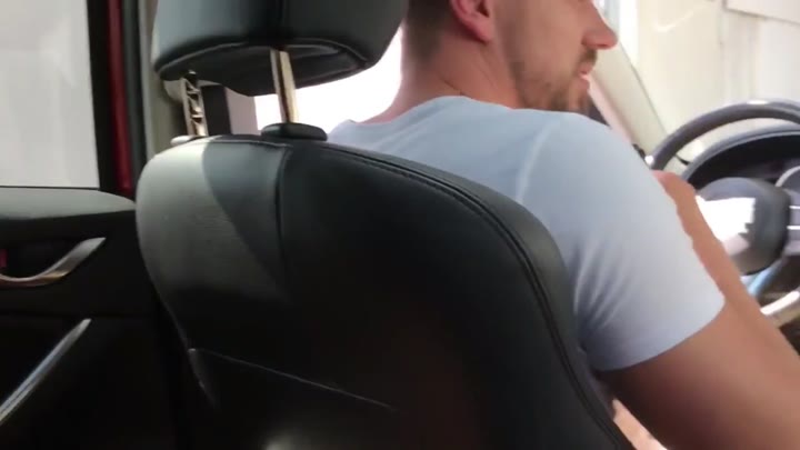 DianaMelano – Heisse Lesbenkuesse und zwei Fotzen für den Taxifahrer