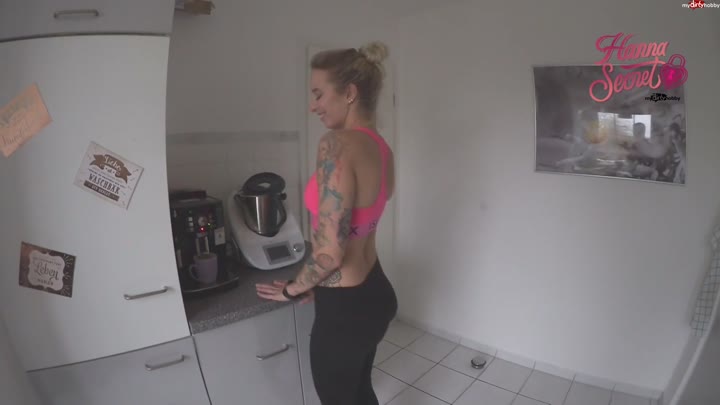 HannaSecret – Mein erster Analer Sex – Unfassbar jetzt musste ein richtiger Schwanz ran