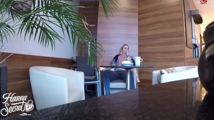 HannaSecret – Oeffentlicher Analer Creampie – Spritzer beim Baecker