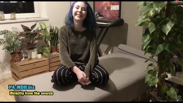 Jessii-van-Riva – Das erste Mal – Nackt vor der Cam fuer dich