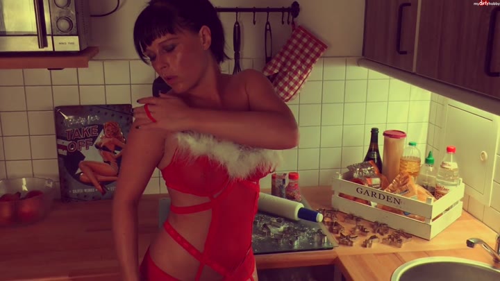 JuleSommer – Beim Plaetzchen backen versaut erwischt