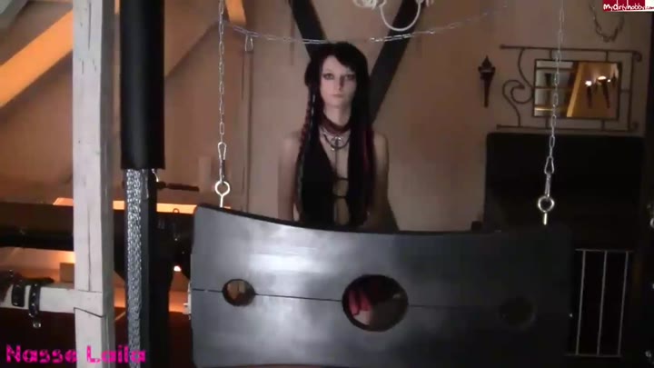 Laila-Banx – Emoschlampe gefickt, bespritzt und eingestellt