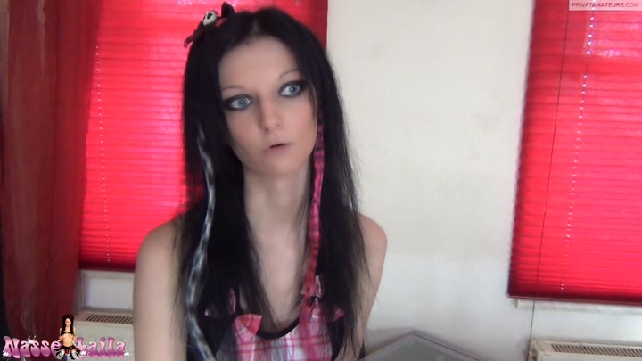 Laila-Banx – Gemein – Stiefpapi flutet meine Fotze