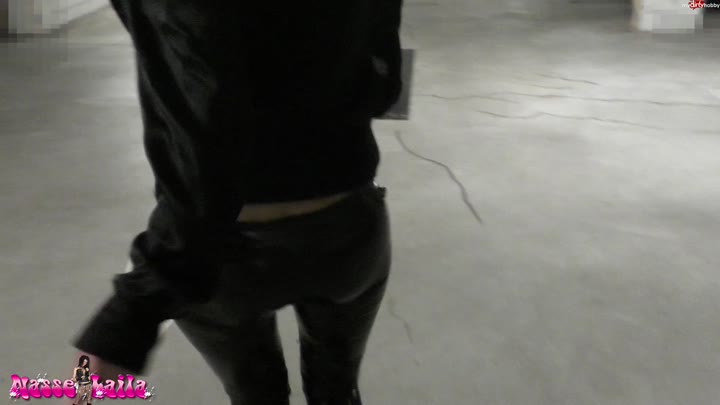 Laila-Banx – oeffentlich im Parkhaus deepthroat abgeschluckt!