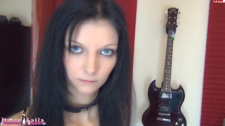 Laila-Banx – Pervers benutzt vom Vermieterschwein