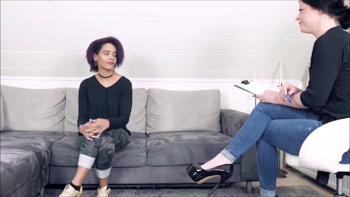 LaraLuana – Pornocasting der Extraklasse Teil 1