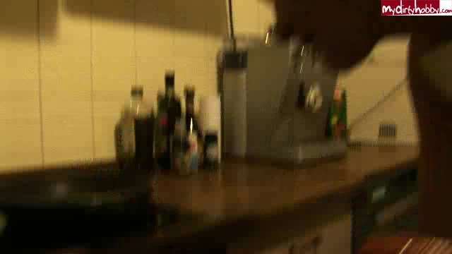 LuderMaggy – Kochstudio – Mit Pisse und Sperma